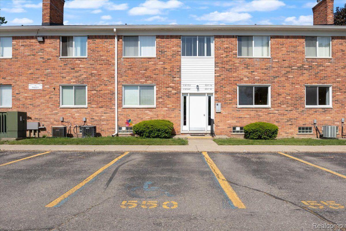 29550 Hoover Road Warren, MI 48093 - Photo 2 of 23 Main entrance