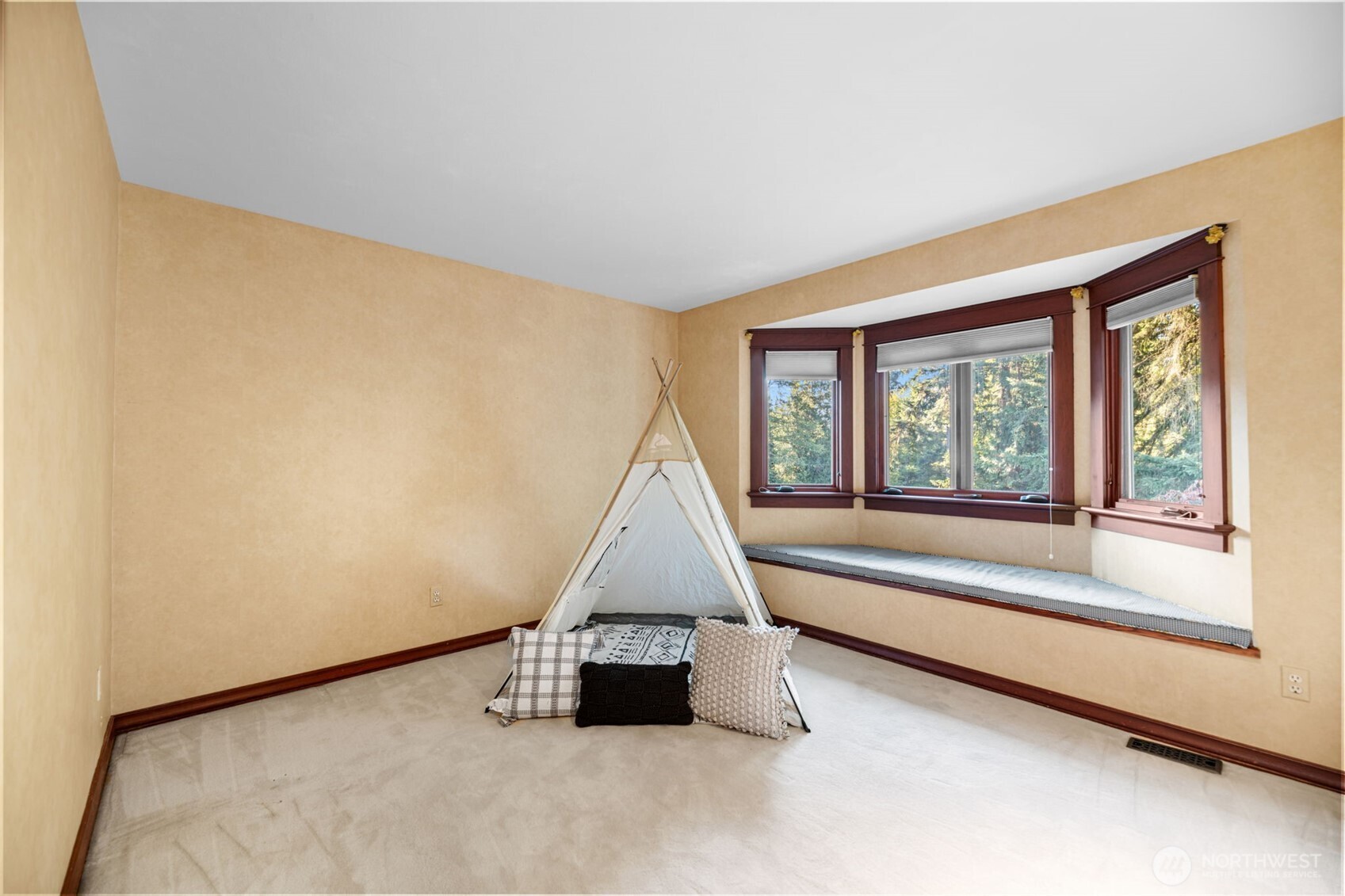 9925 Northeast 197th Street Bothell, WA 98011 - Photo 23 of 40