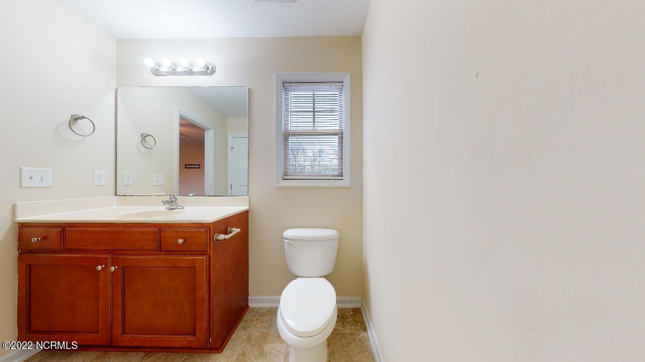 301 Winstead Loop Richlands, NC 28574 - Photo 13 of 21 Master bath