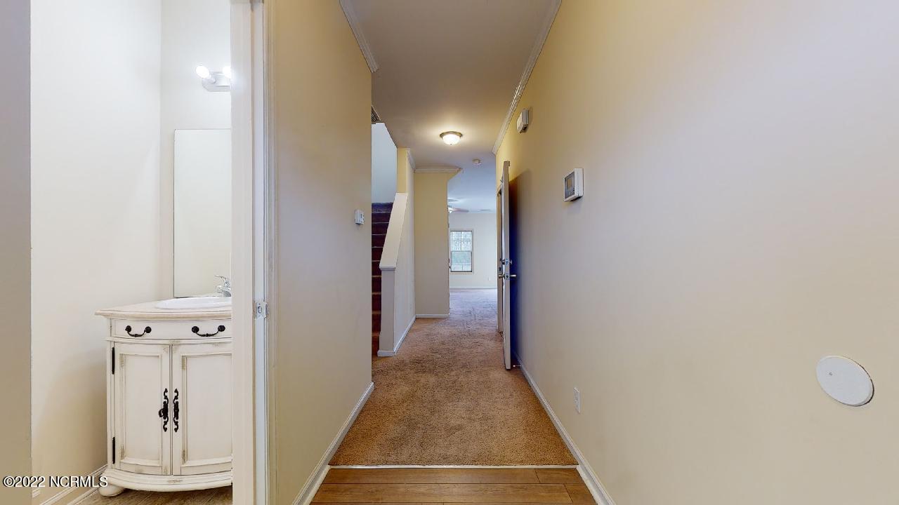 301 Winstead Loop Richlands, NC 28574 - Photo 2 of 21 Entry