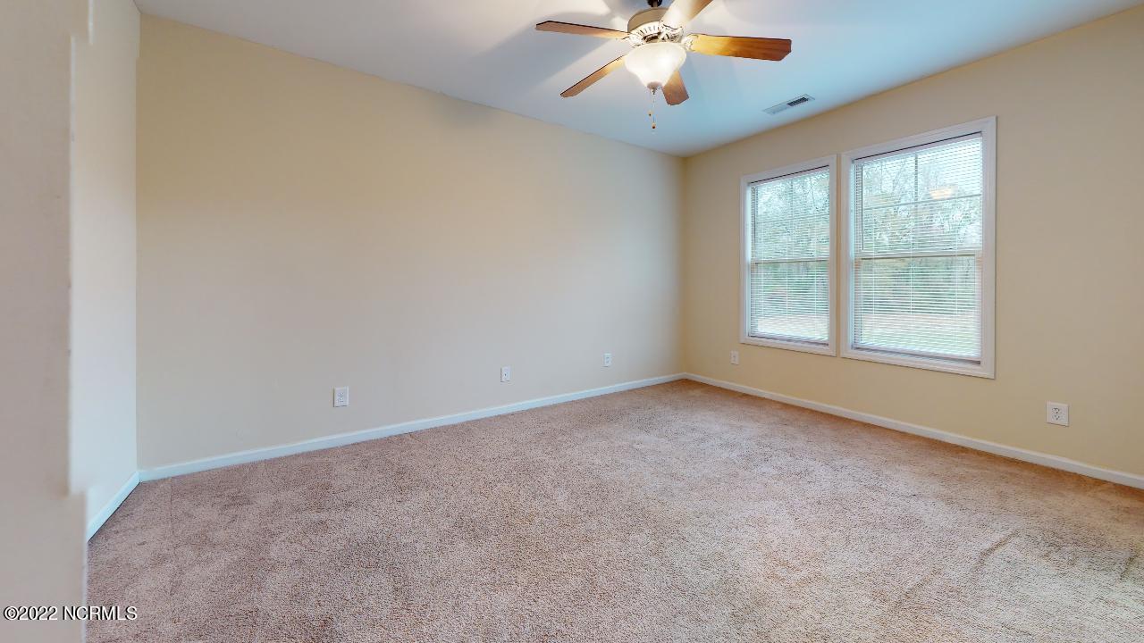 301 Winstead Loop Richlands, NC 28574 - Photo 4 of 21 LR1