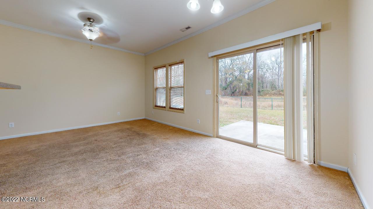 301 Winstead Loop Richlands, NC 28574 - Photo 7 of 21 LR