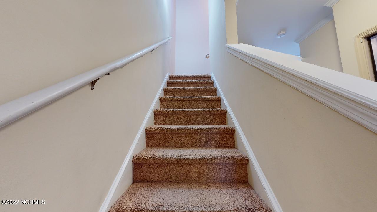 301 Winstead Loop Richlands, NC 28574 - Photo 8 of 21 stairs
