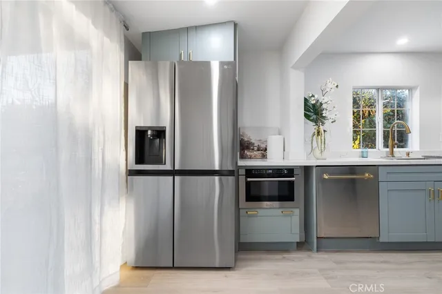 $899,999 | 10607 Whitegate Avenue, Sunland, CA 91040