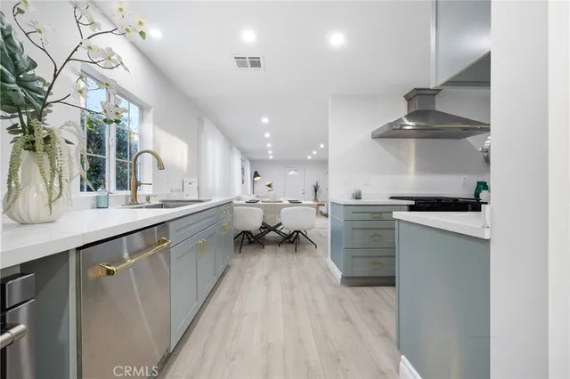 $899,999 | 10607 Whitegate Avenue, Sunland, CA 91040