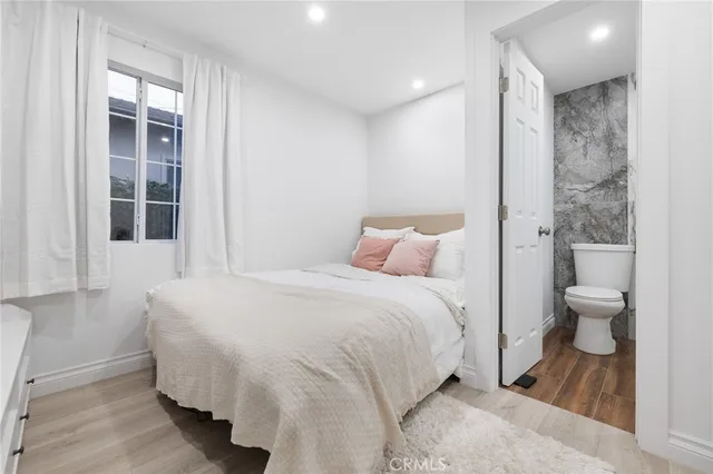 $899,999 | 10607 Whitegate Avenue, Sunland, CA 91040