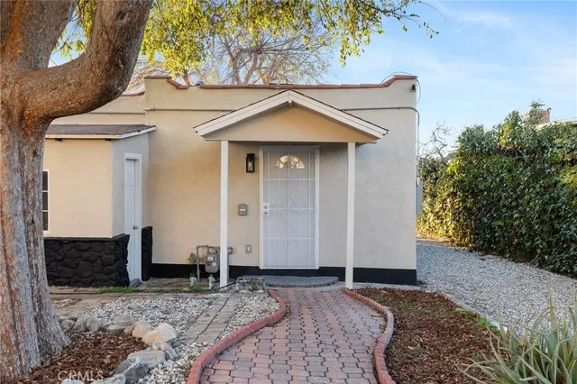 $899,999 | 10607 Whitegate Avenue, Sunland, CA 91040