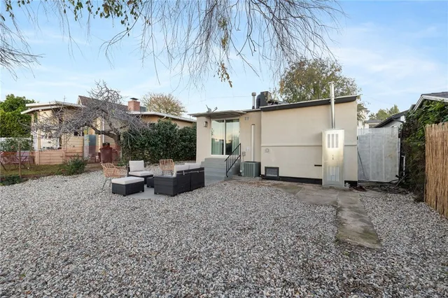 $899,999 | 10607 Whitegate Avenue, Sunland, CA 91040