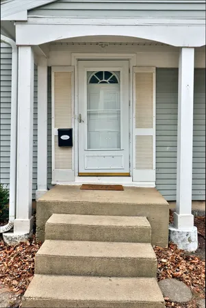 a view of entryway with a rug