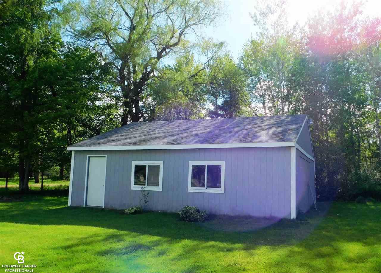2250 Lakeshore Road Applegate, MI 48401 - Photo 42 of 44 50013117-44.JPG