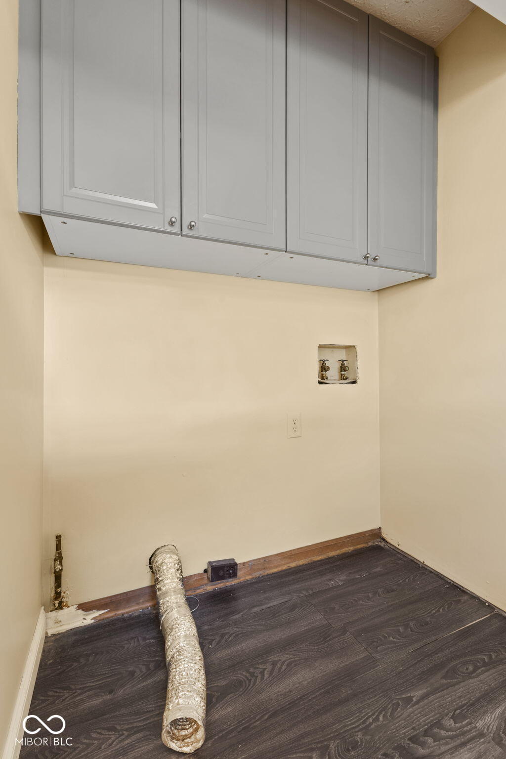 1068 Madrid Road Greenwood, IN 46143 - Photo 6 of 41