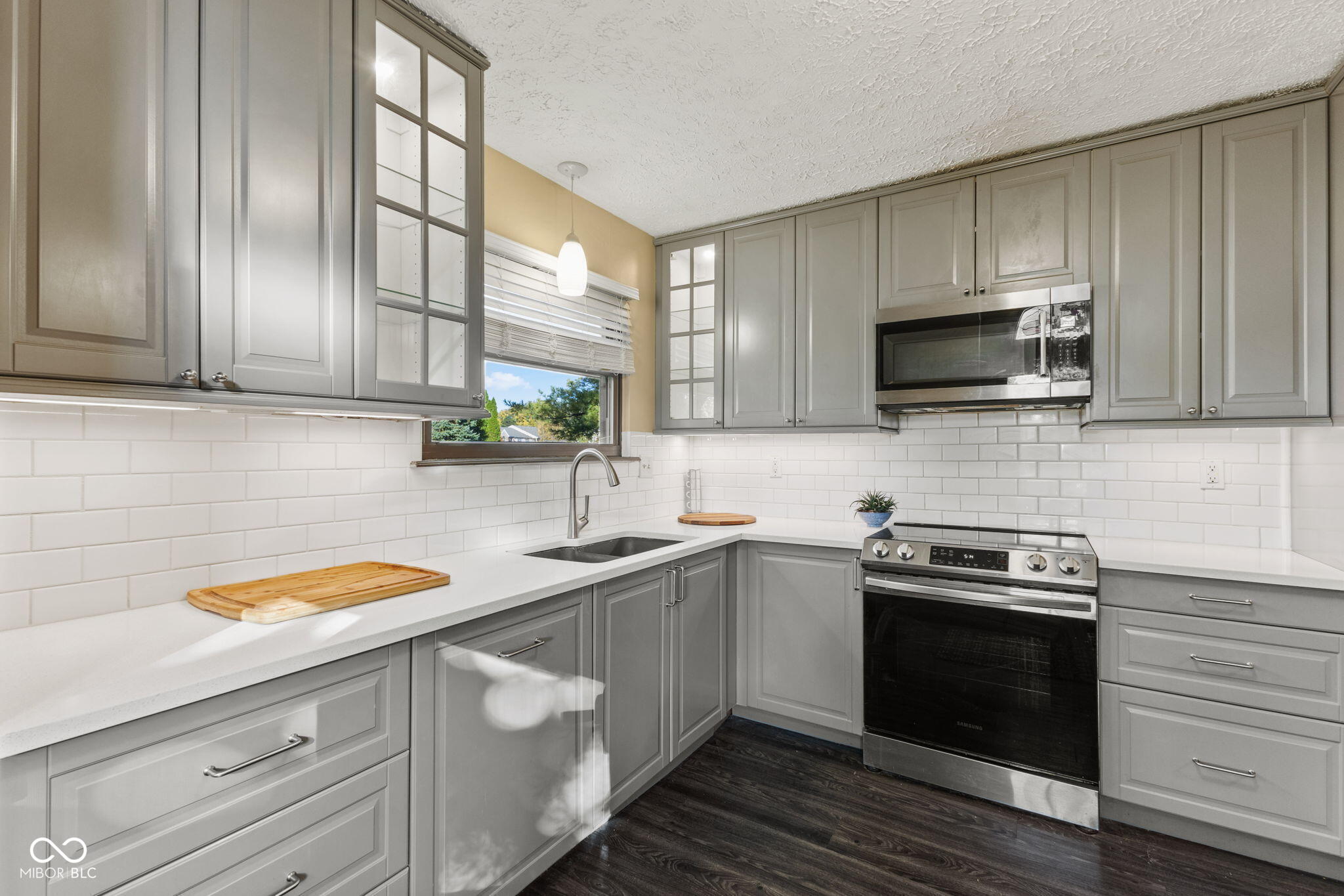 1068 Madrid Road Greenwood, IN 46143 - Photo 9 of 41