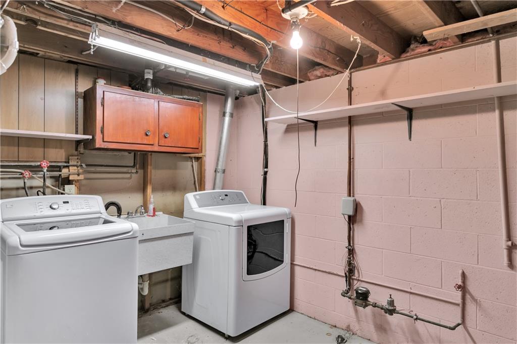 237 Acre Avenue Butler, PA 16001 - Photo 27 of 34 a utility room with dryer and washer