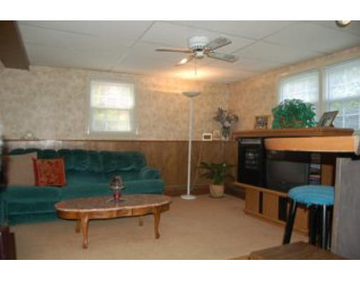 12 Ravenwood Road Peabody, MA 01960 - Photo 13 of 19 Gallery Image 13