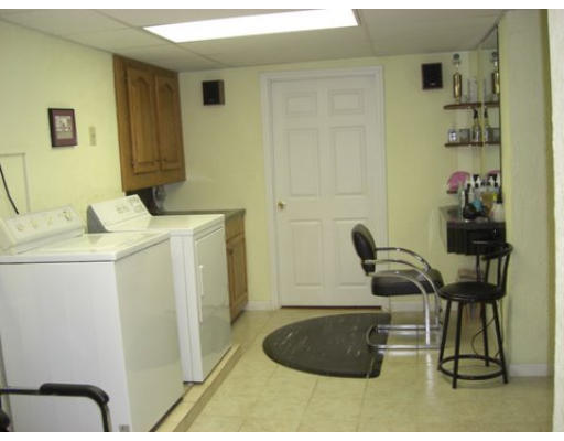 12 Ravenwood Road Peabody, MA 01960 - Photo 10 of 19 Gallery Image 10