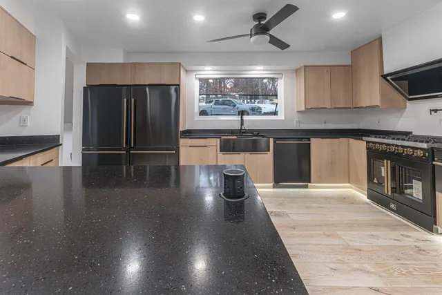 $949,900 | 2200 Willow Lane, Rockford, IL 61107