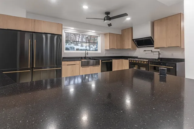 $949,900 | 2200 Willow Lane, Rockford, IL 61107