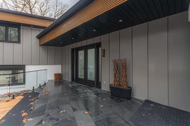 $949,900 | 2200 Willow Lane, Rockford, IL 61107