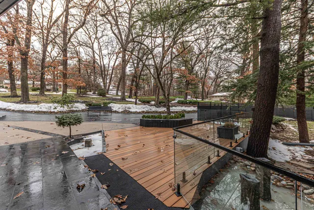 $949,900 | 2200 Willow Lane, Rockford, IL 61107