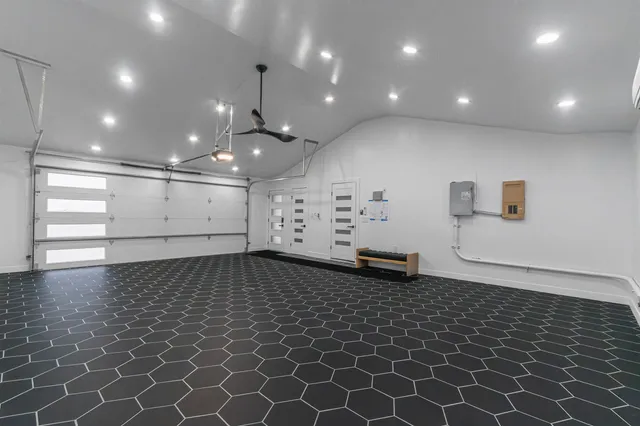 $949,900 | 2200 Willow Lane, Rockford, IL 61107