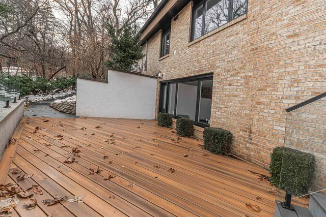 $949,900 | 2200 Willow Lane, Rockford, IL 61107