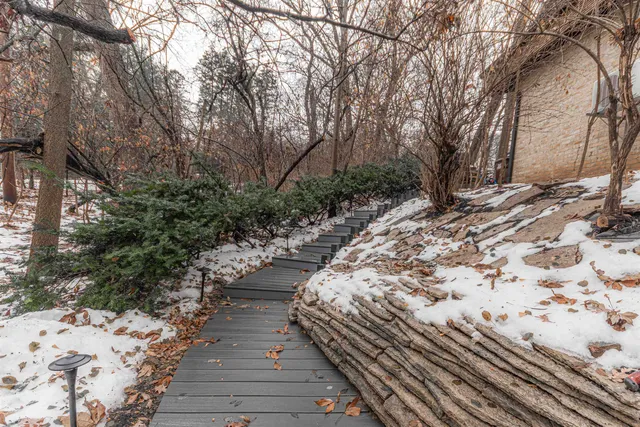 $949,900 | 2200 Willow Lane, Rockford, IL 61107