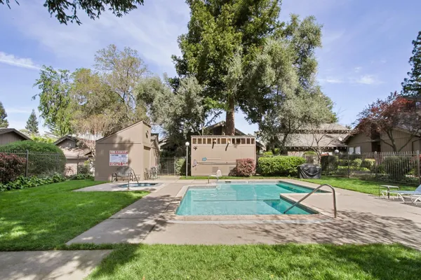 $460,000 | 5902 Oak Avenue, Carmichael, CA 95608