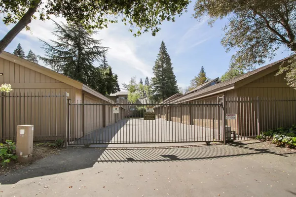 $460,000 | 5902 Oak Avenue, Carmichael, CA 95608