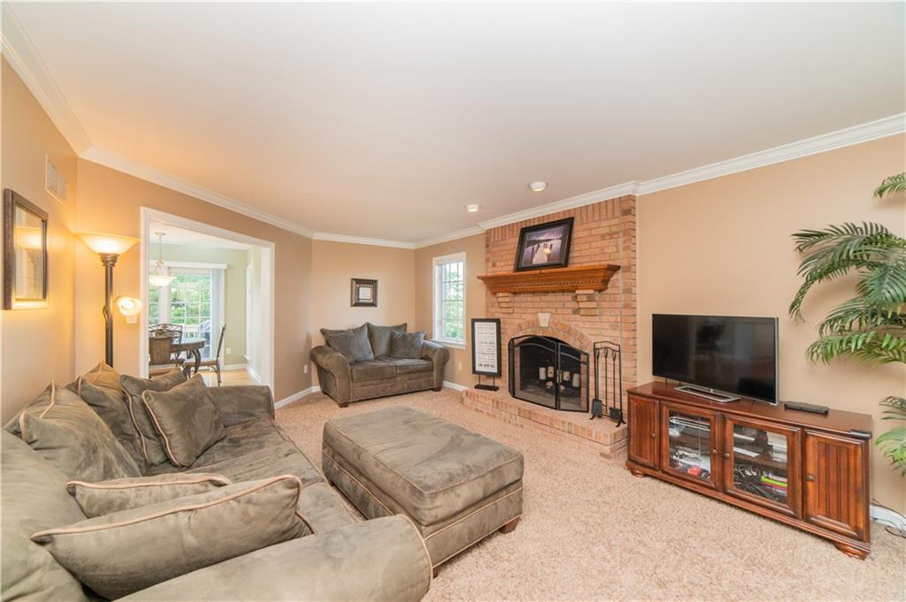 416 Meadow View Drive McKees Rocks, PA 15136 - Photo 14 of 25 Gallery Image 14