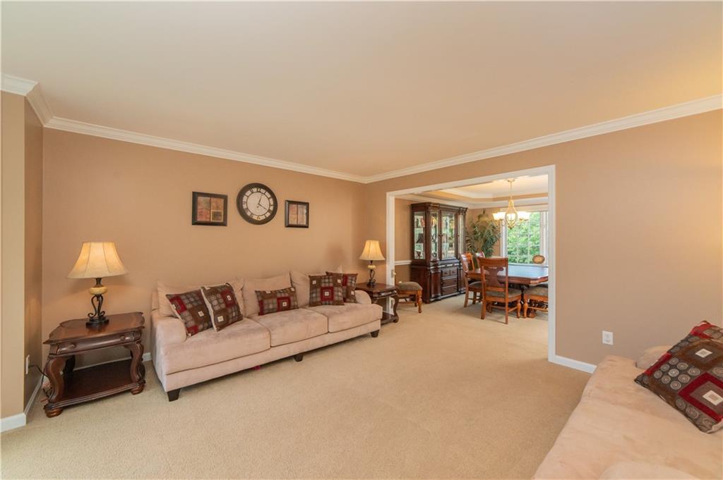416 Meadow View Drive McKees Rocks, PA 15136 - Photo 3 of 25 Gallery Image 3