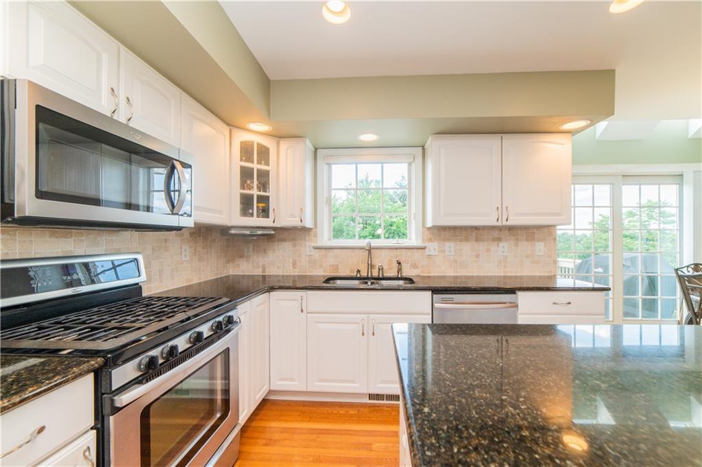 416 Meadow View Drive McKees Rocks, PA 15136 - Photo 8 of 25 Gallery Image 8