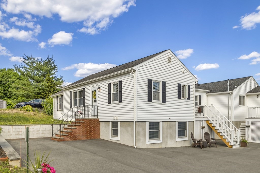 14 Spring Avenue, Unit B Wakefield, MA 01880 - Photo 3 of 37 Gallery Image 3