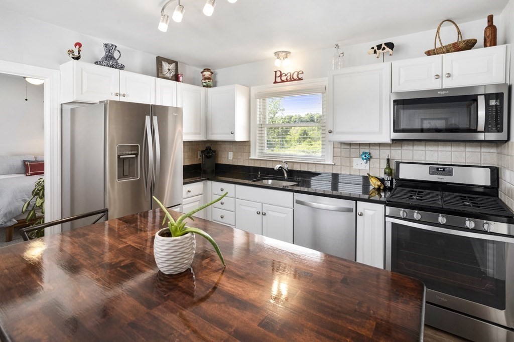 14 Spring Avenue, Unit B Wakefield, MA 01880 - Photo 8 of 37 Gallery Image 8