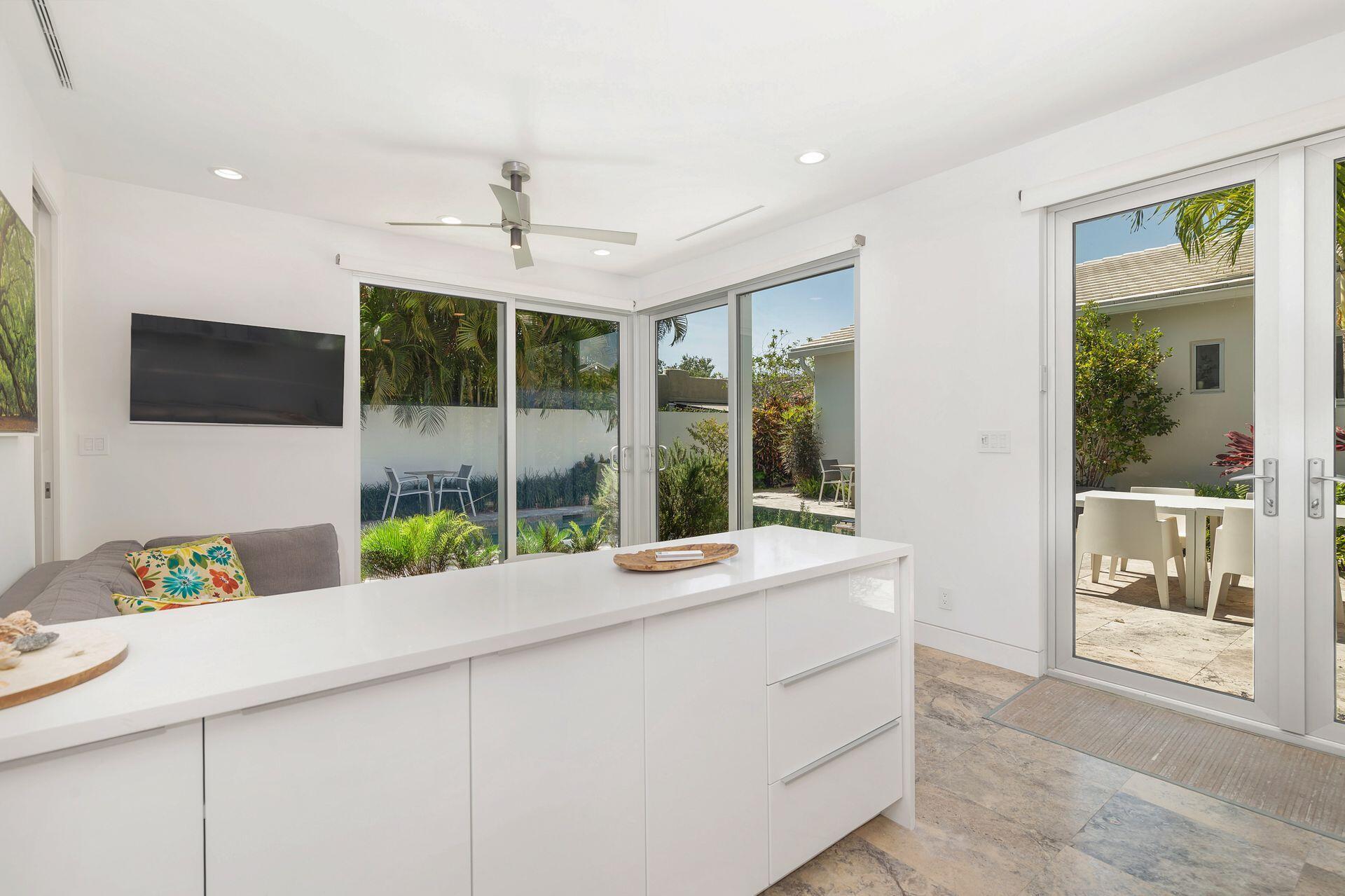 711 Ardmore Road West Palm Beach, FL 33401 - Photo 23 of 36 Cottage Kitchen