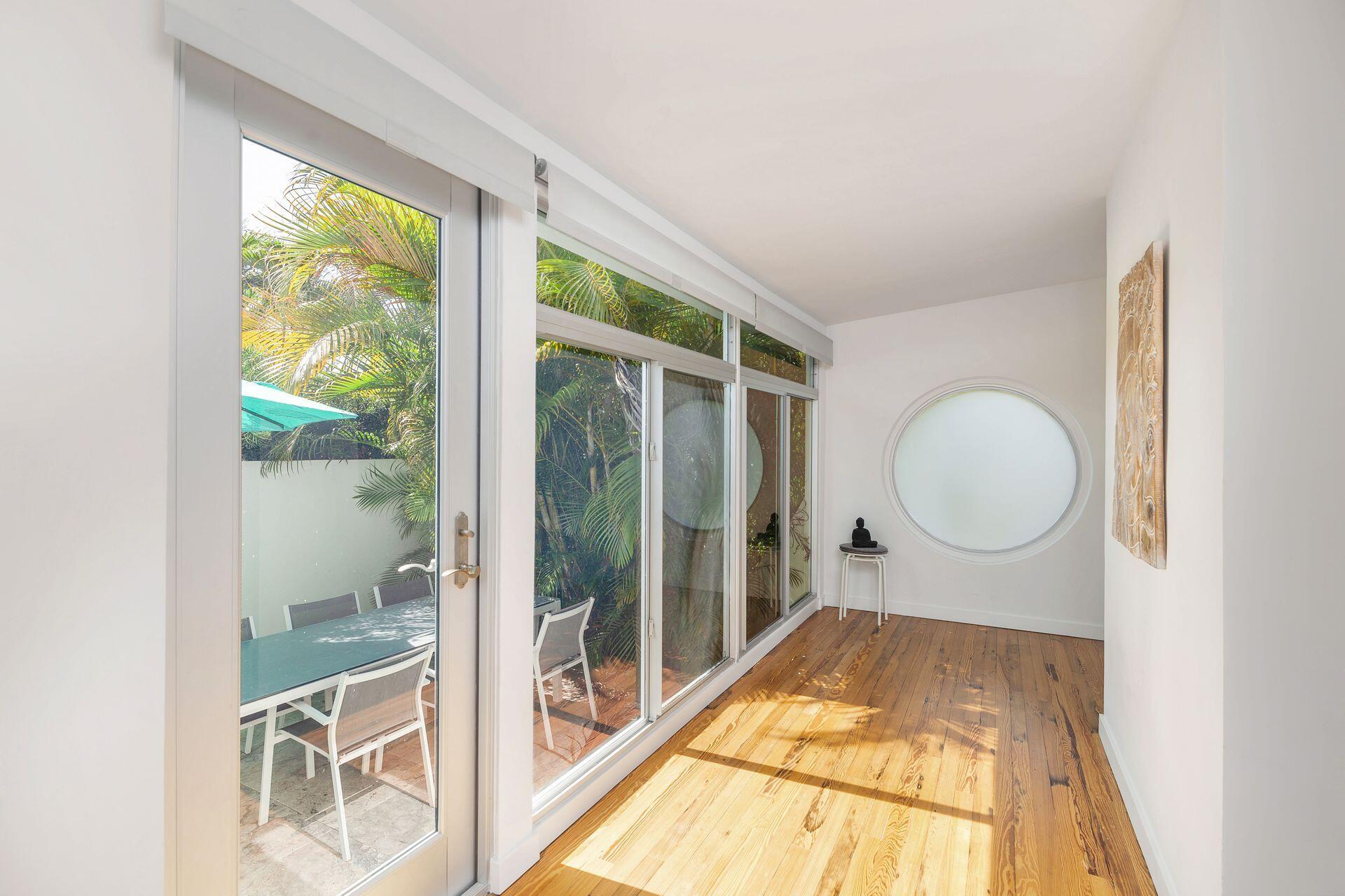 711 Ardmore Road West Palm Beach, FL 33401 - Photo 4 of 36 Sun Room