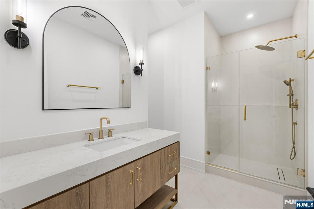 36 Hampshire Hill Road Upper Saddle River, NJ 07458 - Photo 11 of 26