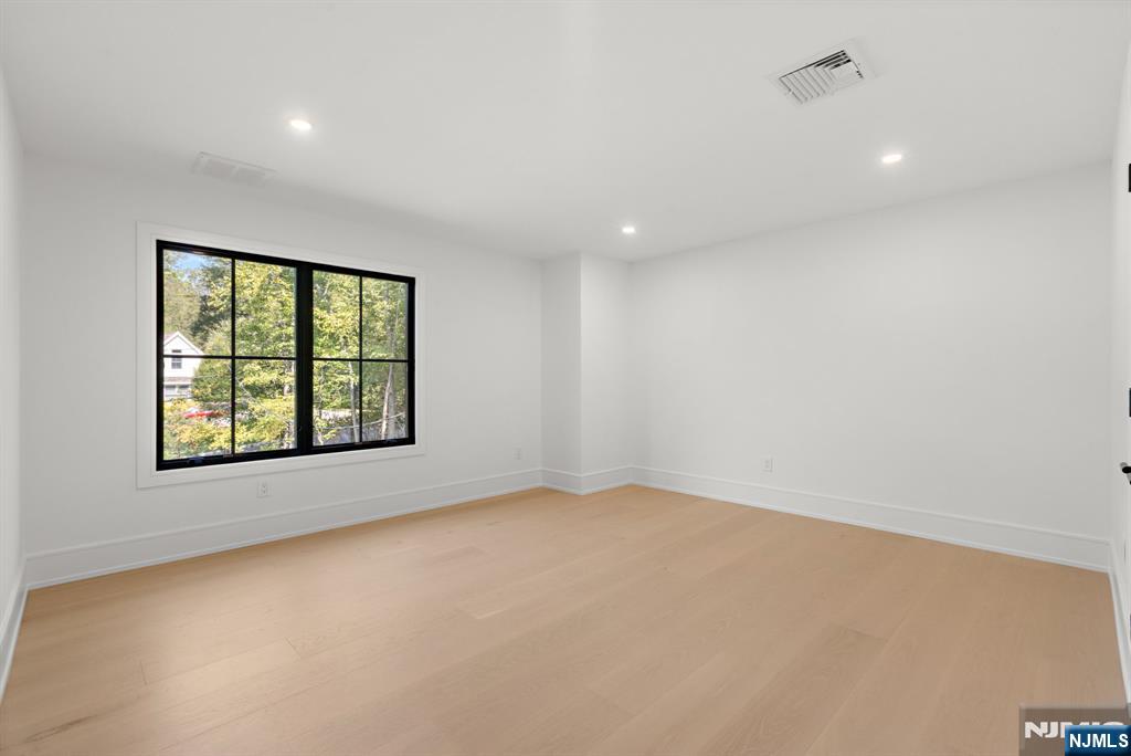 36 Hampshire Hill Road Upper Saddle River, NJ 07458 - Photo 19 of 26