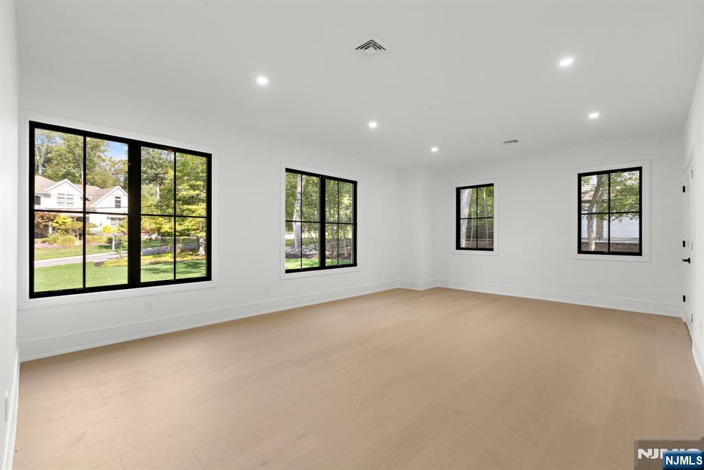 36 Hampshire Hill Road Upper Saddle River, NJ 07458 - Photo 10 of 26