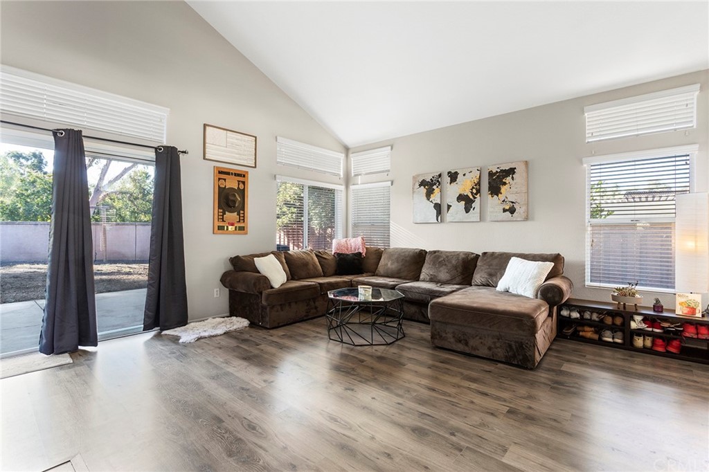 43370 Corte Benitez Temecula, CA 92592 - Photo 7 of 35