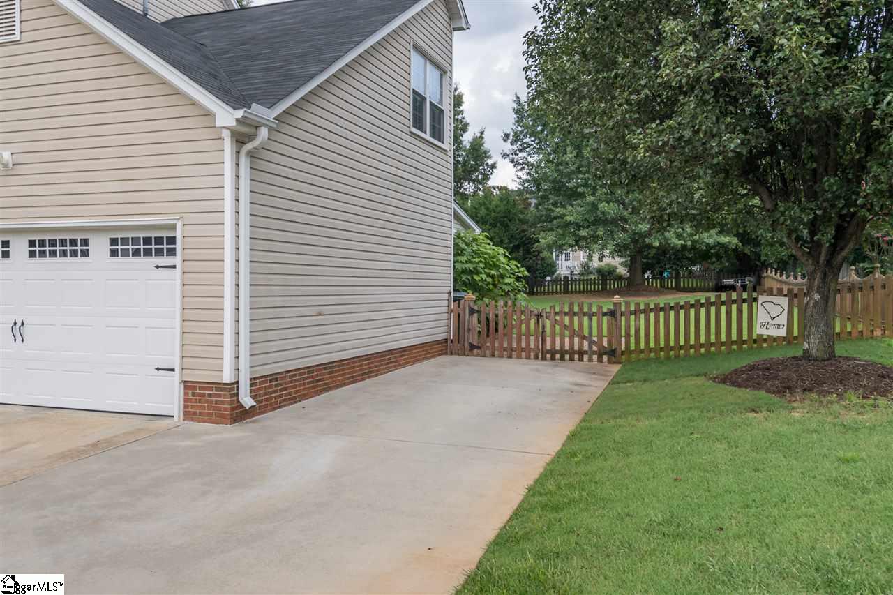 10 Summer Hill Road Simpsonville, SC 29681 - Photo 3 of 36 Gallery Image 3