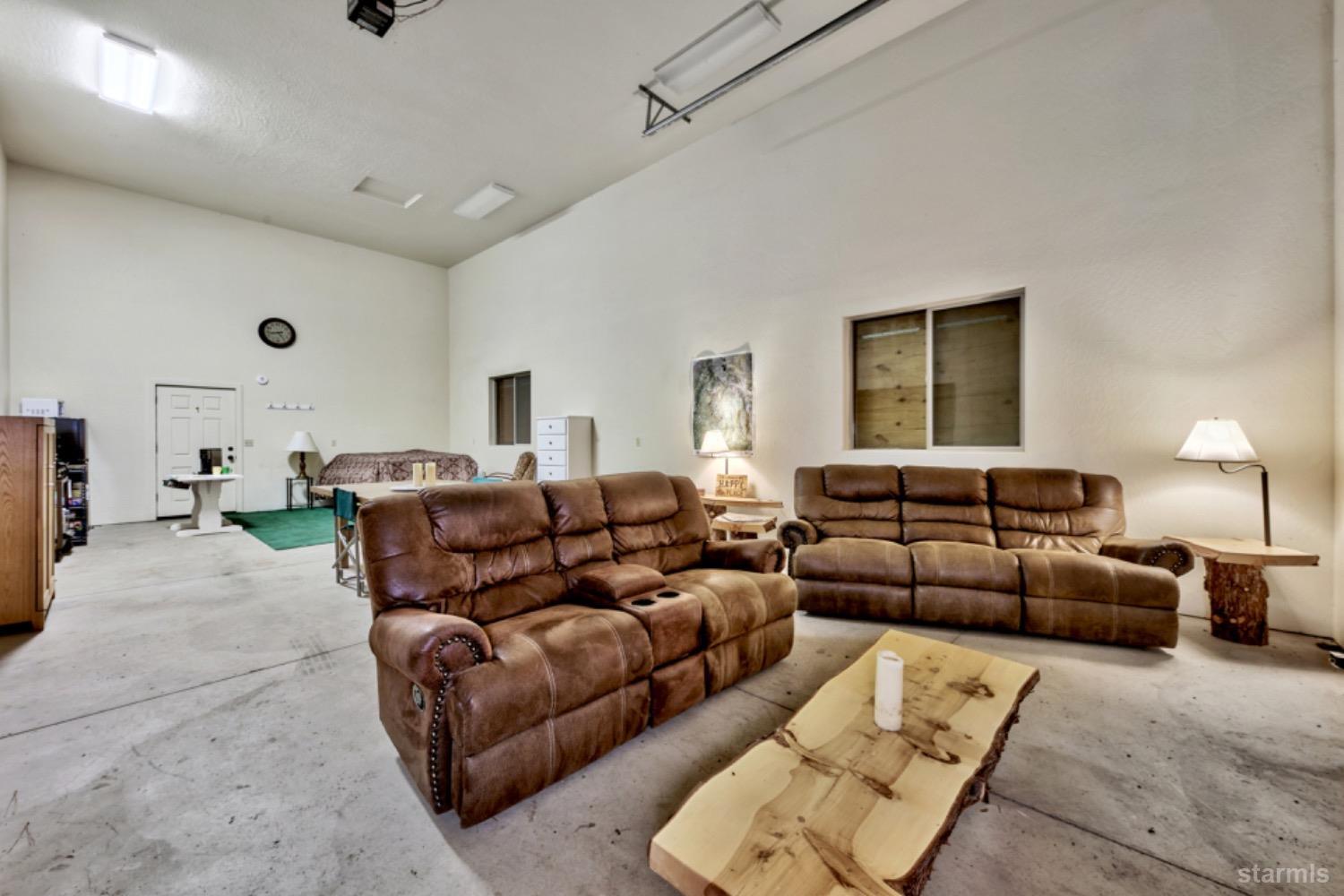 7000 Indian Creek Road Markleeville, CA 96120 - Photo 33 of 39 a living room with furniture