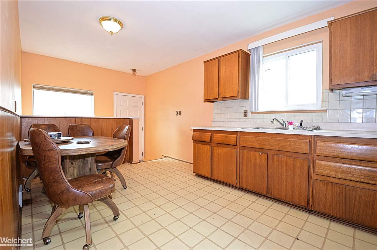 25035 Roan Avenue Warren, MI 48089 - Photo 6 of 20 31321613-5.JPG