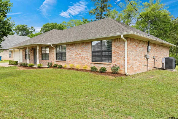 $249,900 | 605 Briarwood Drive, Gladewater, TX 75647