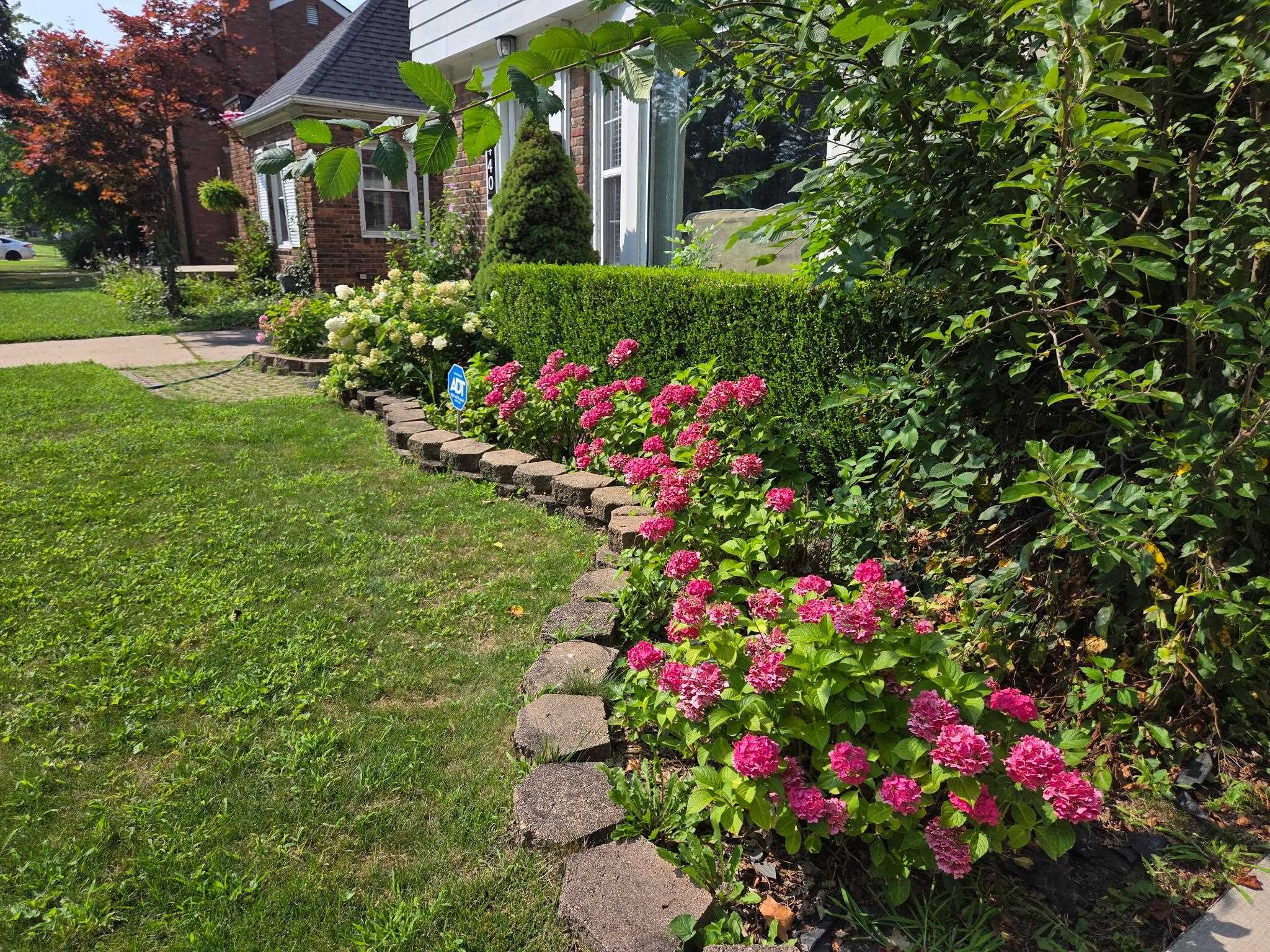 1440 Vernier Road Grosse Pointe Woods, MI 48236 - Photo 7 of 39
