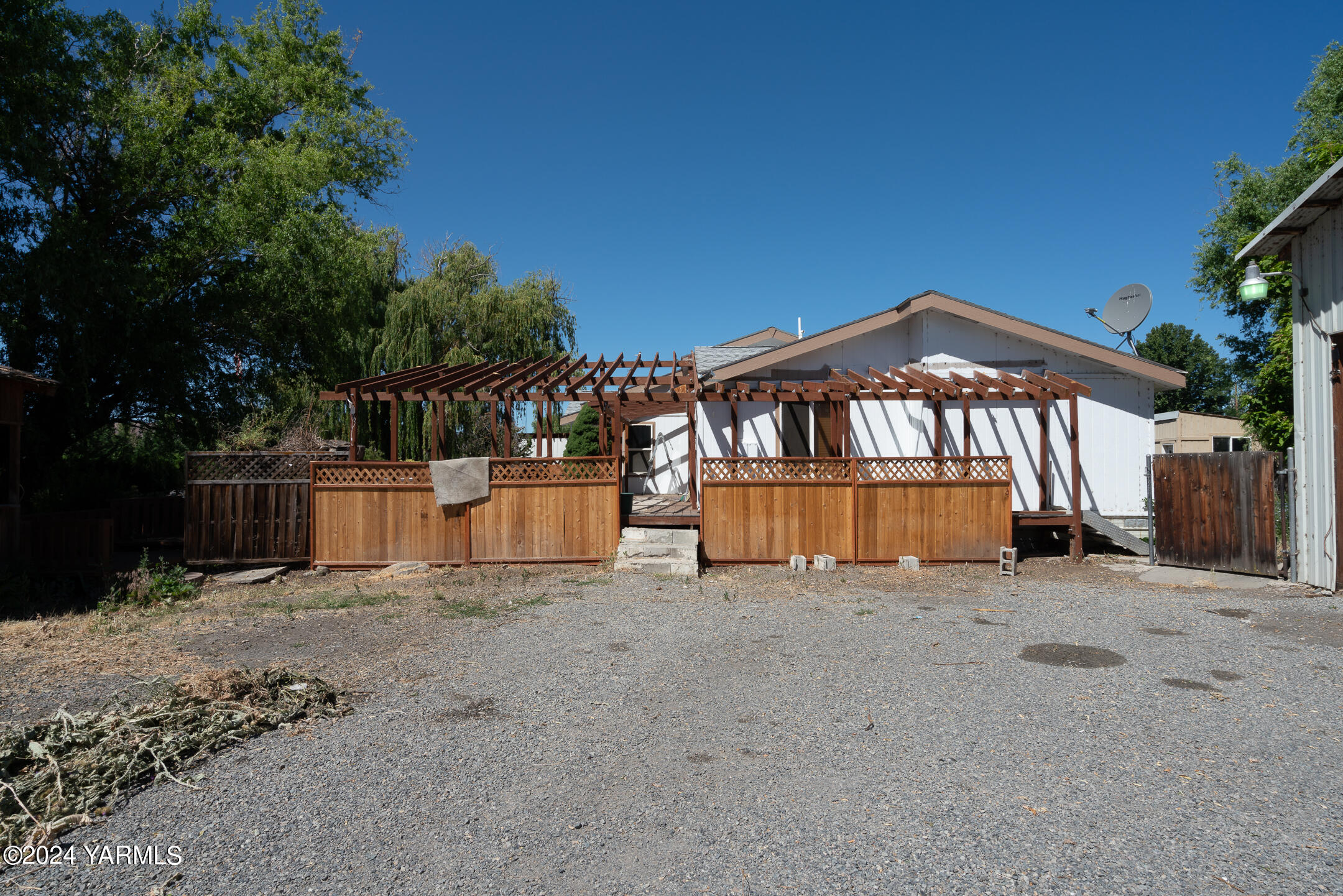 4111 Bell Road Yakima, WA 98901 - Photo 6 of 33 a view of front of house with a yard