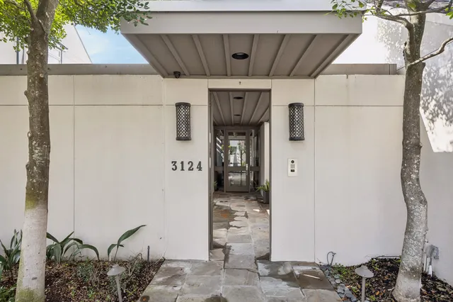 $1,895,000 | 3124 Mid Lane, Houston, TX 77027