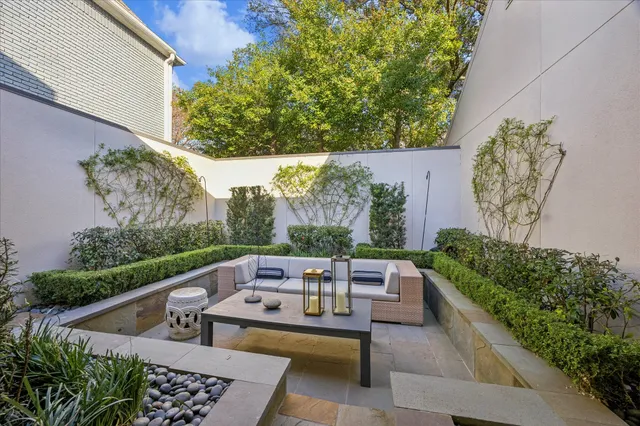 $1,895,000 | 3124 Mid Lane, Houston, TX 77027