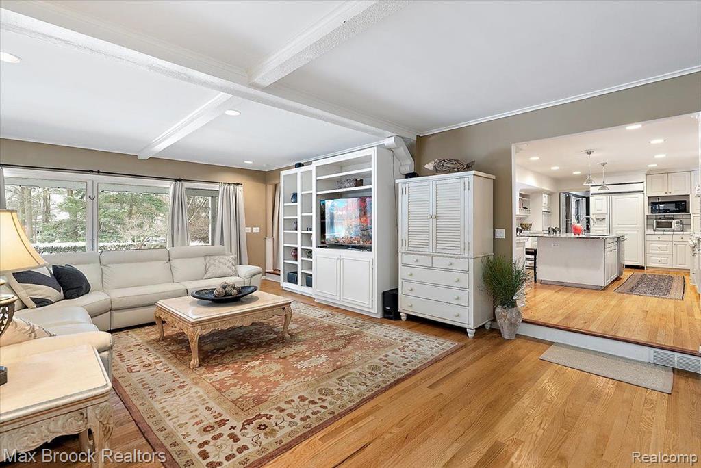 2085 Quarton Road Bloomfield Hills, MI 48301 - Photo 12 of 55
