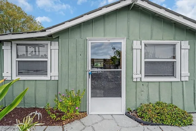 $259,900 | 1083 Sunset Strip Moore Haven, Okeechobee, FL 34974