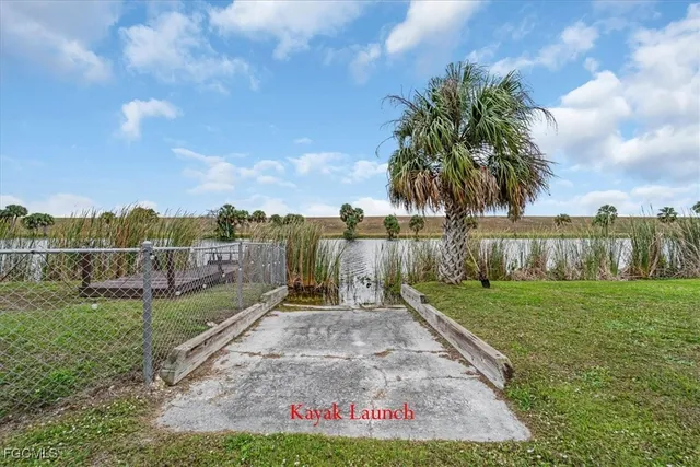 $259,900 | 1083 Sunset Strip Moore Haven, Okeechobee, FL 34974